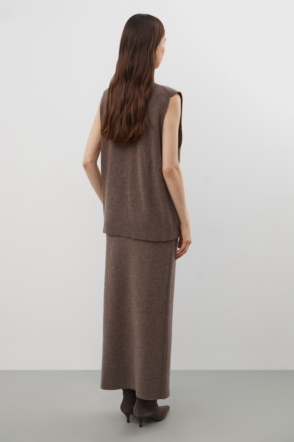 Жилеты женские для мам, артикул: ЕВ 30308/ш, цвет: коричневый, фото 3